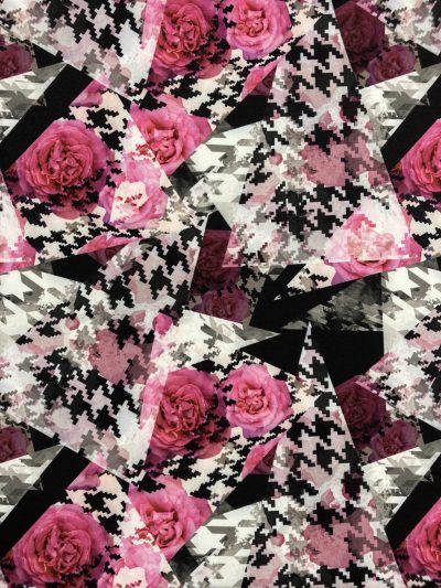 Estampado Flores Rosas y Cuadros Negros