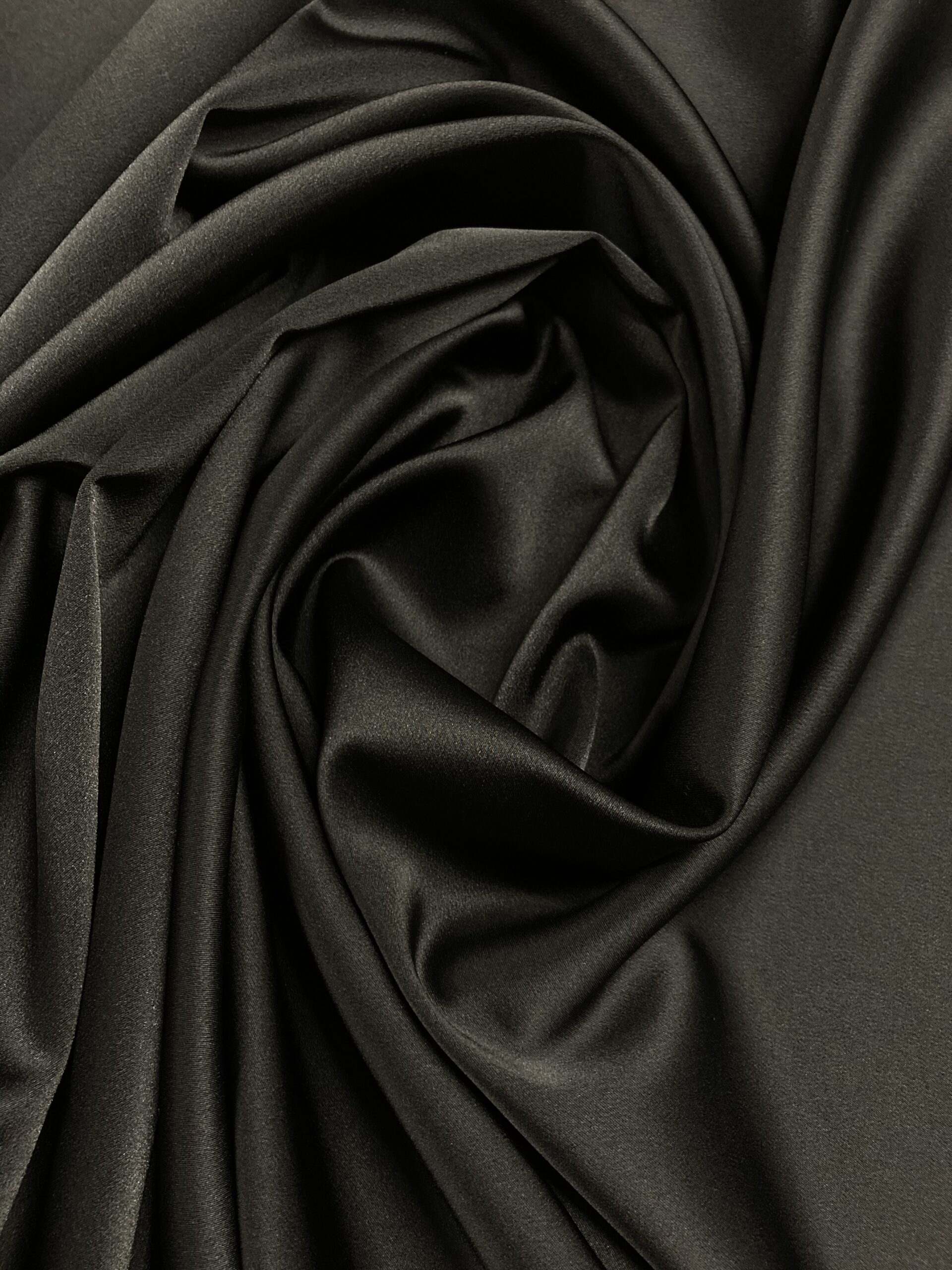 Crepe Satén Venecia Negro