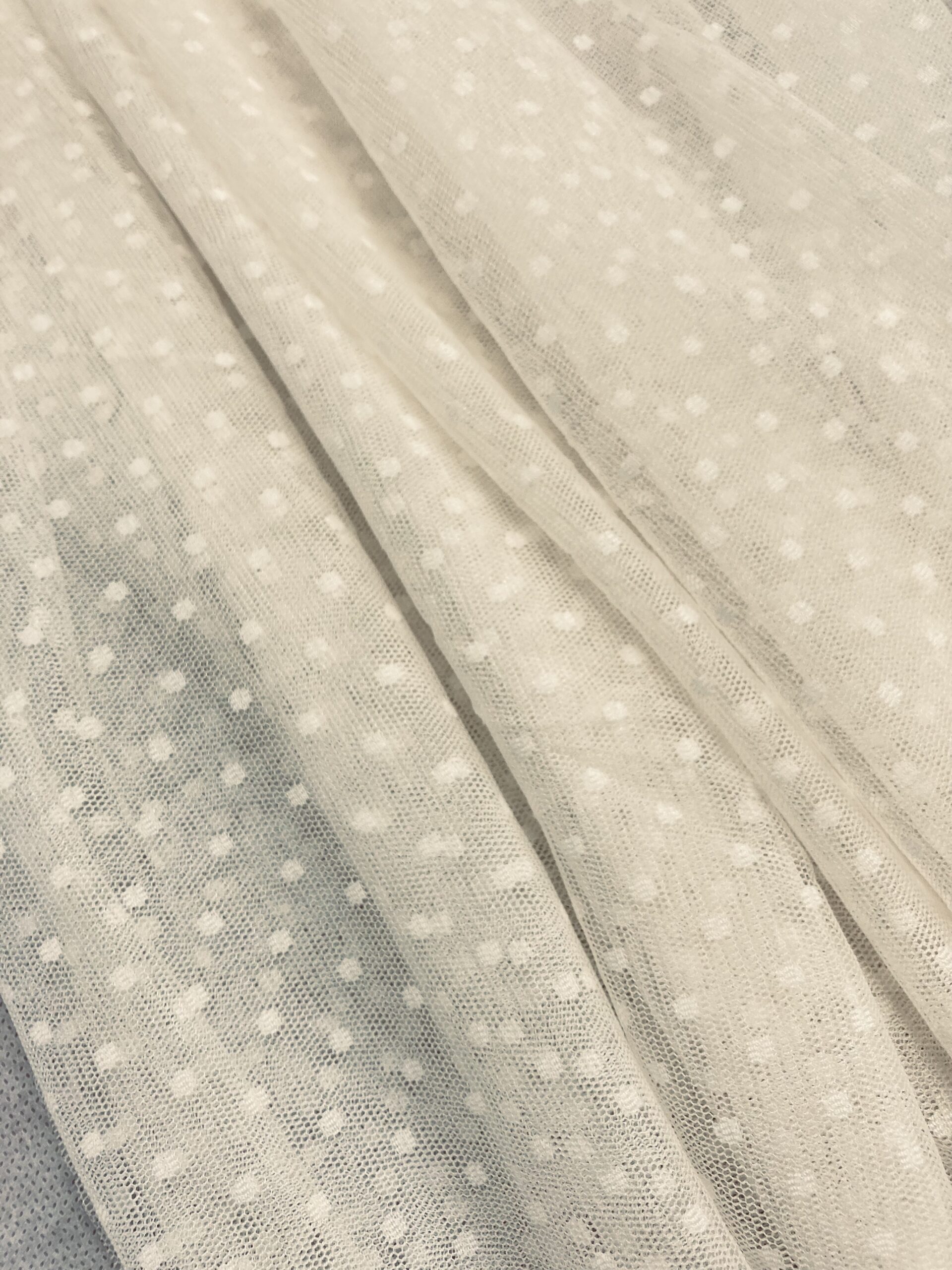 Tul de plumeti Crudo