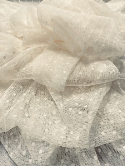 Tul de plumeti Crudo