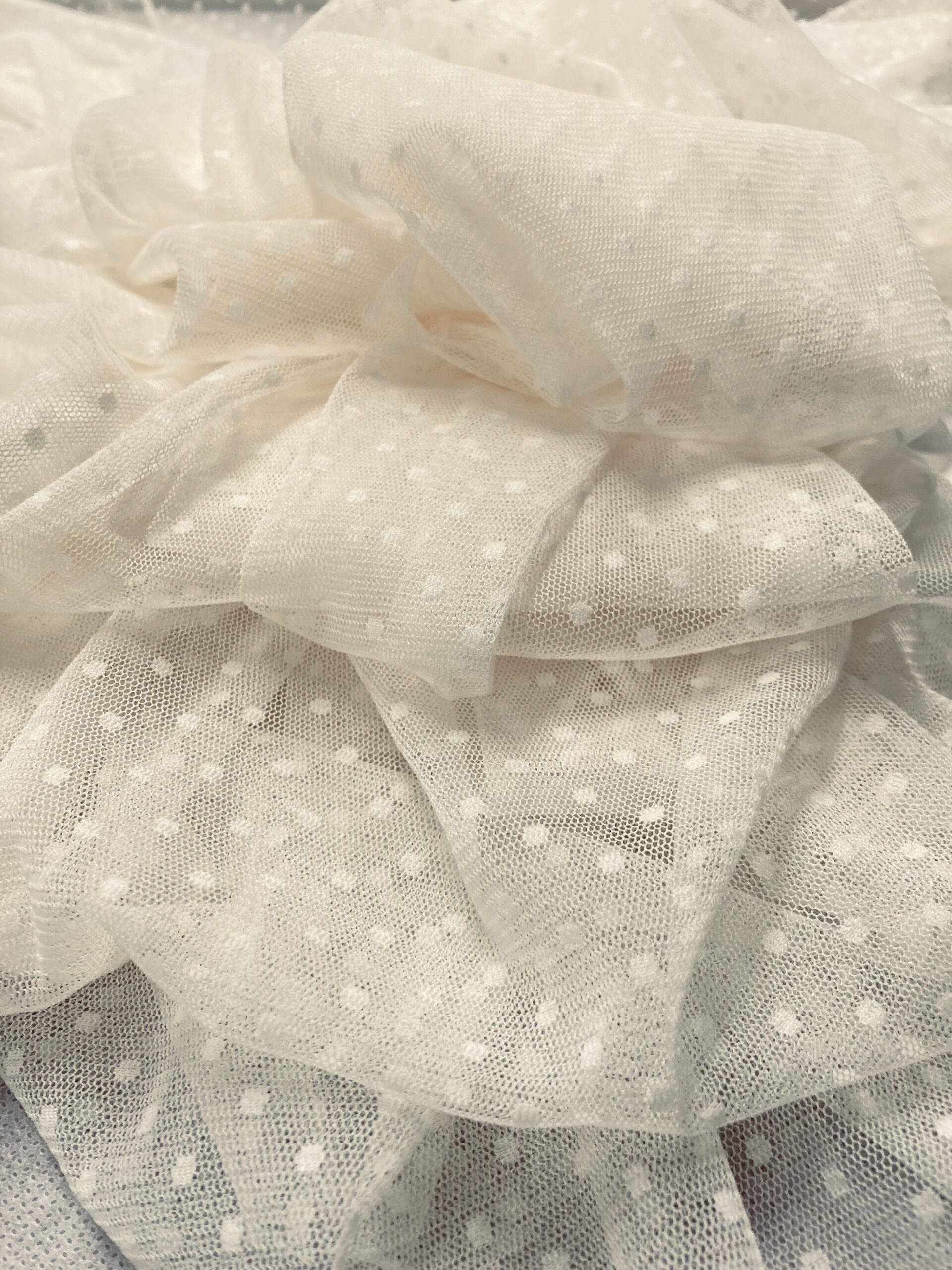 Tul de plumeti Crudo