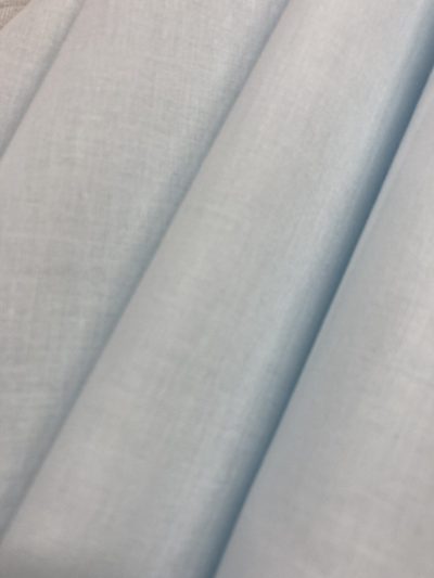 Batista algodón celeste bebé