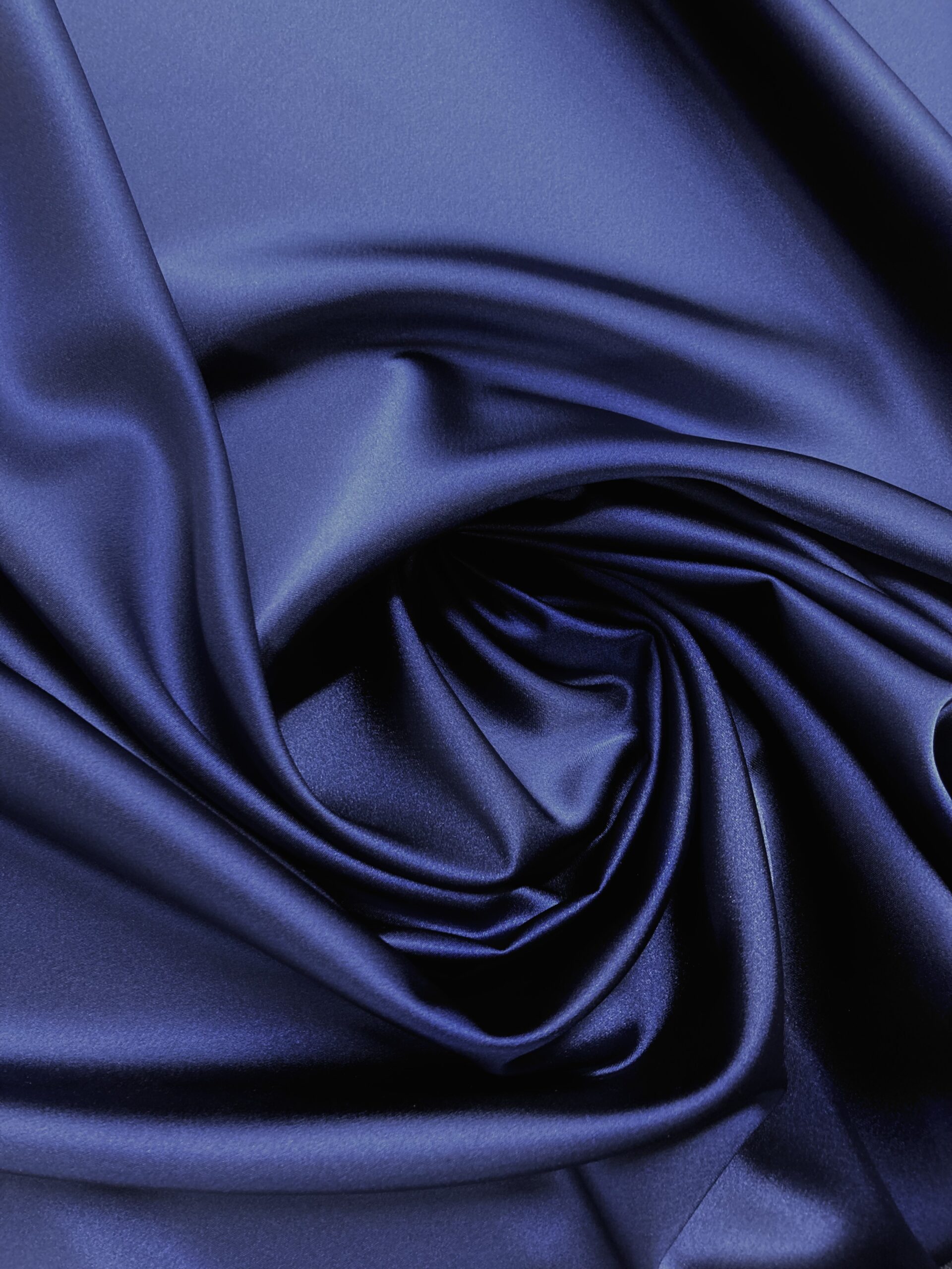 Crep satén azul noche