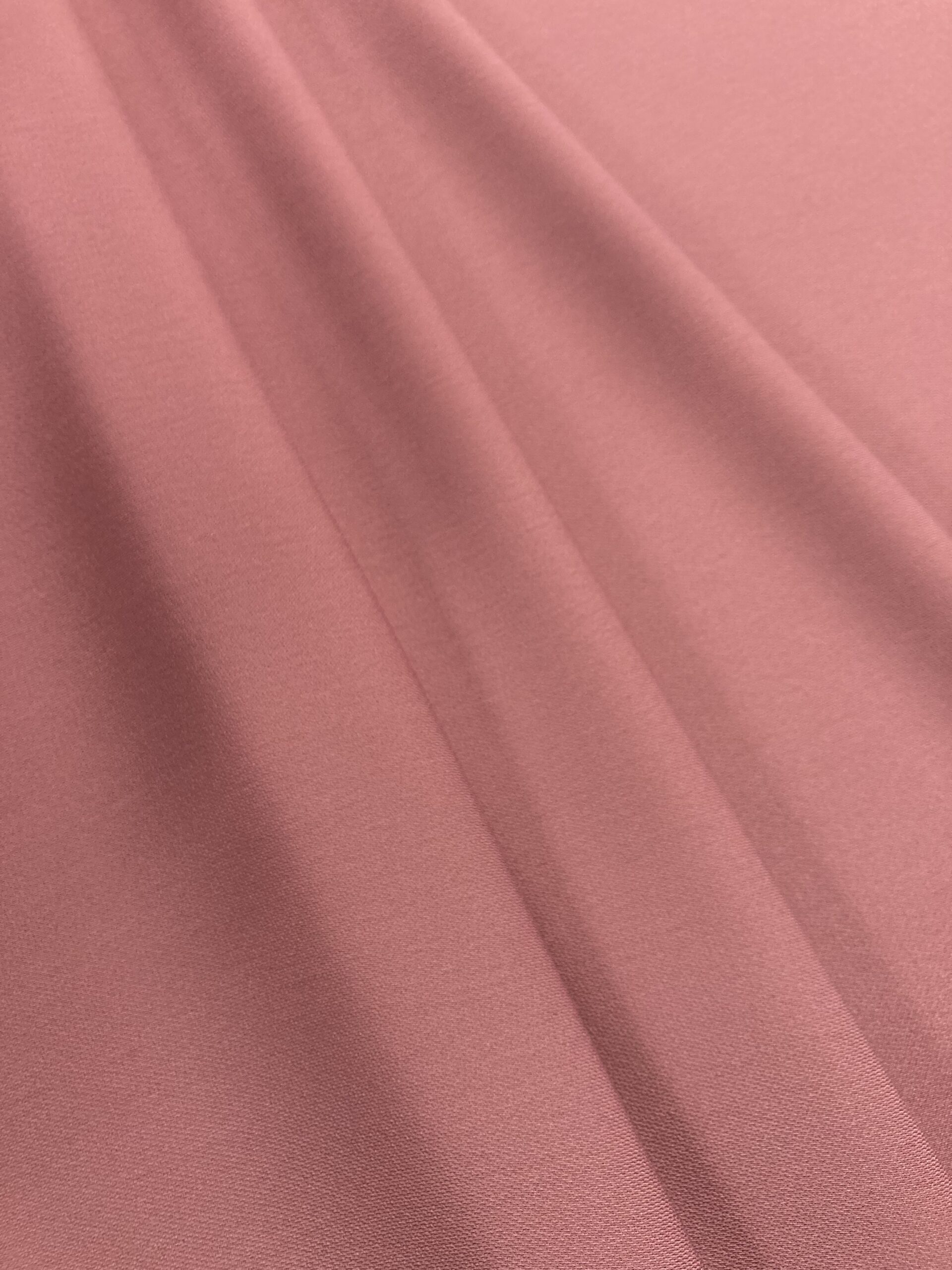 Crepé Dama maquillaje oscuro