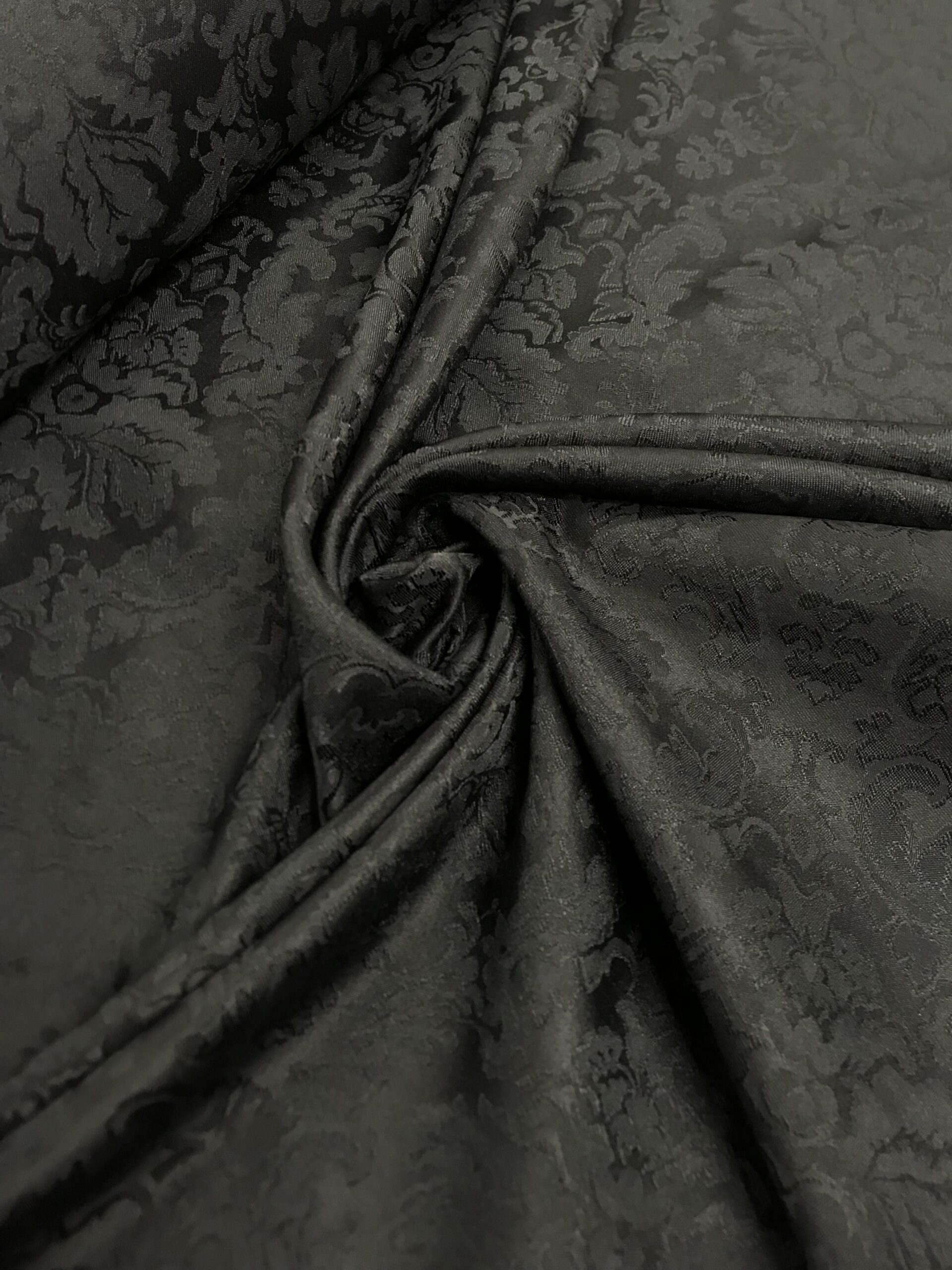 Damasco negro colgadura