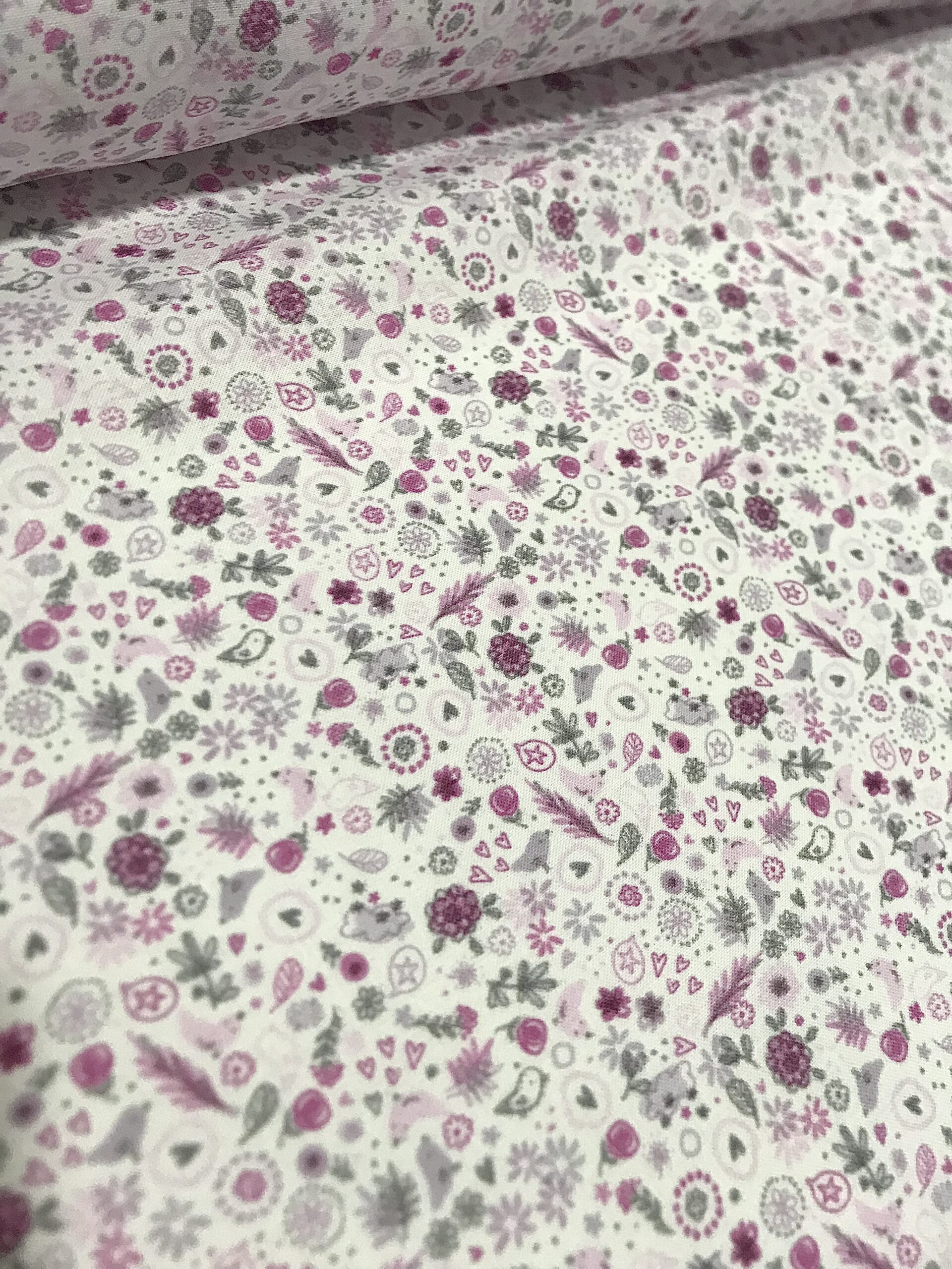 Pajaritos y flores rosa/gris