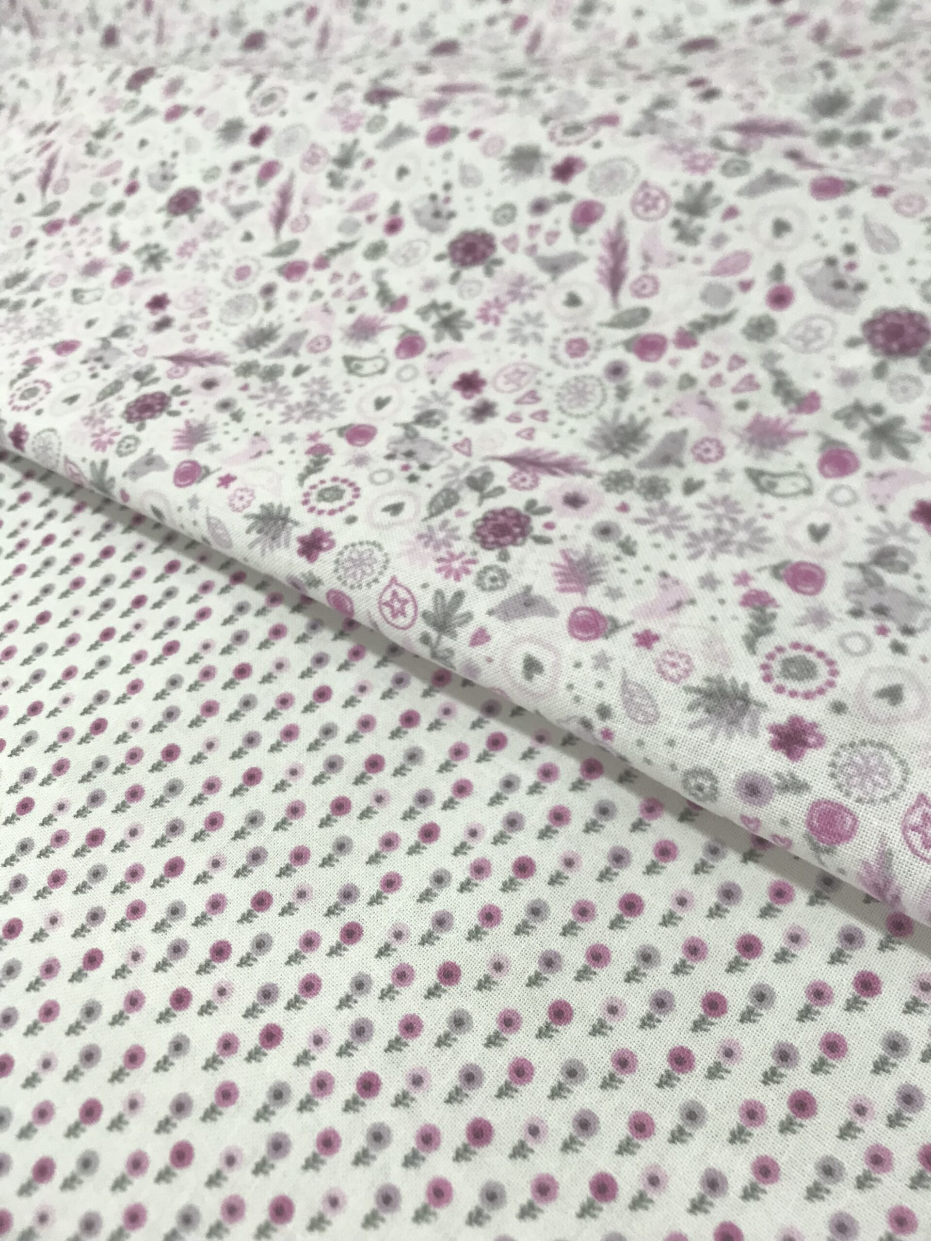 Pajaritos y flores rosa/gris