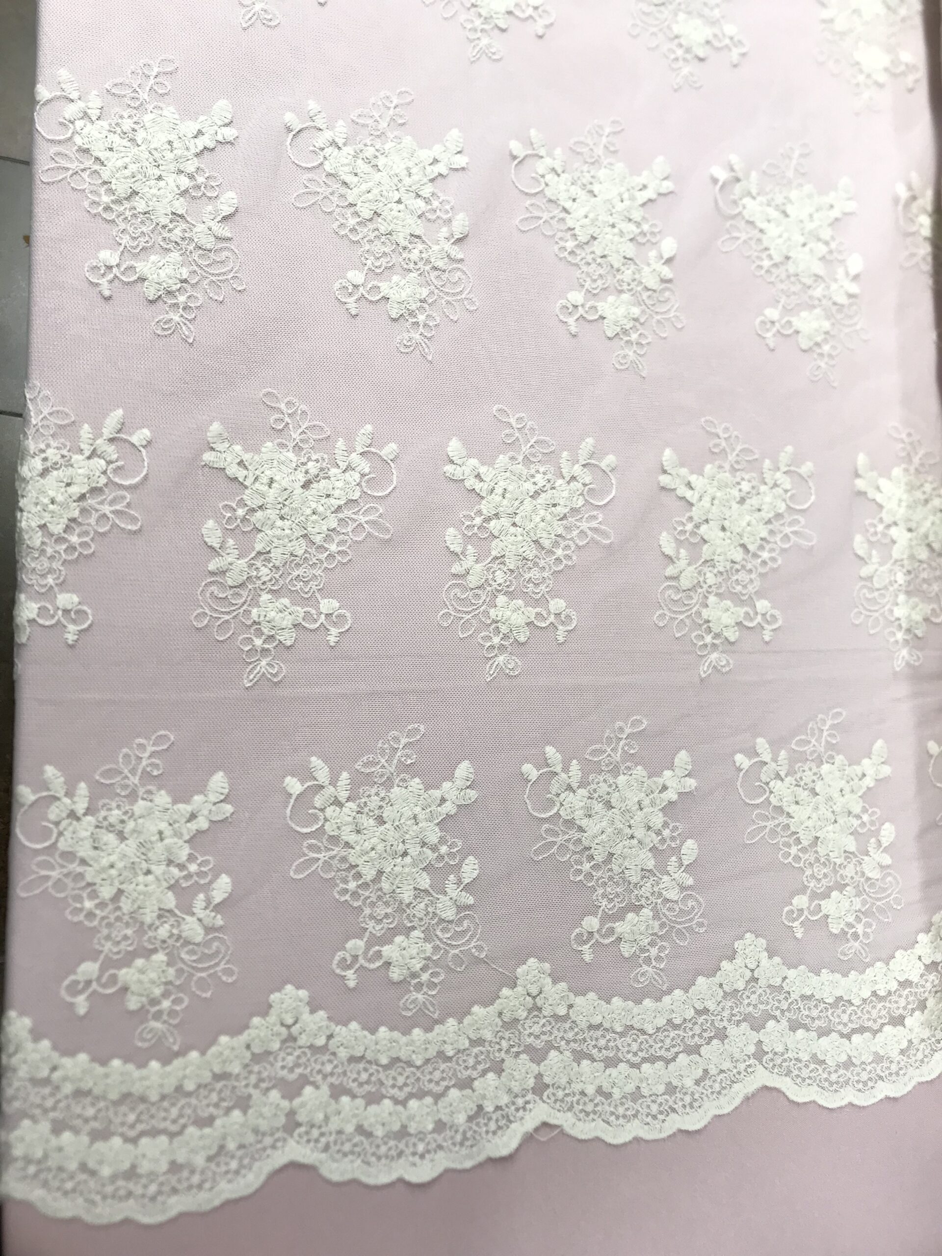 Tul bordado Sudán punta ambos lados 3*