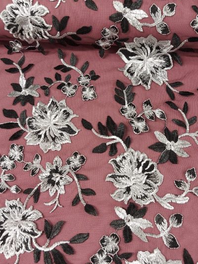 Tul bordado flor negro/gris