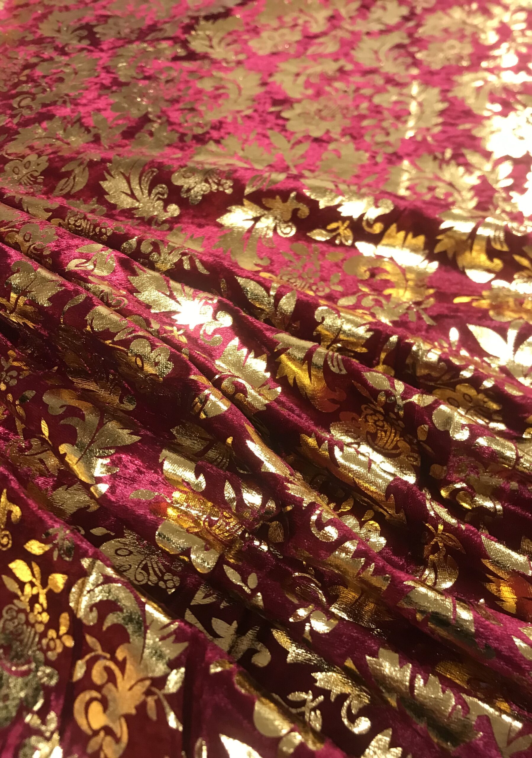 Martelé burdeos con pan de oro