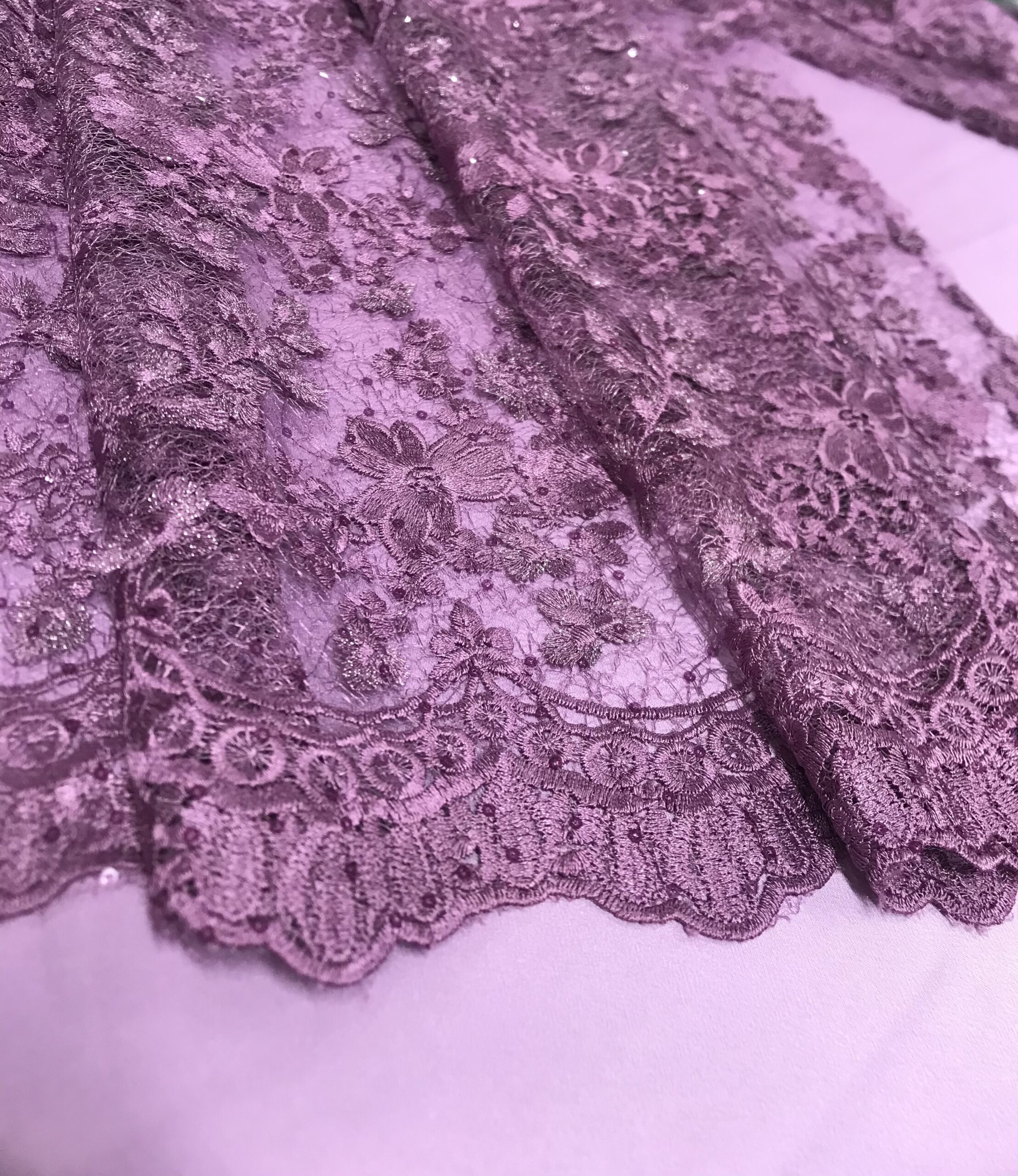 Encaje bordado lentejuela malva/berengena