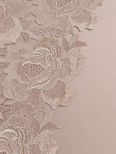 Guipur maquillaje empolvado flores