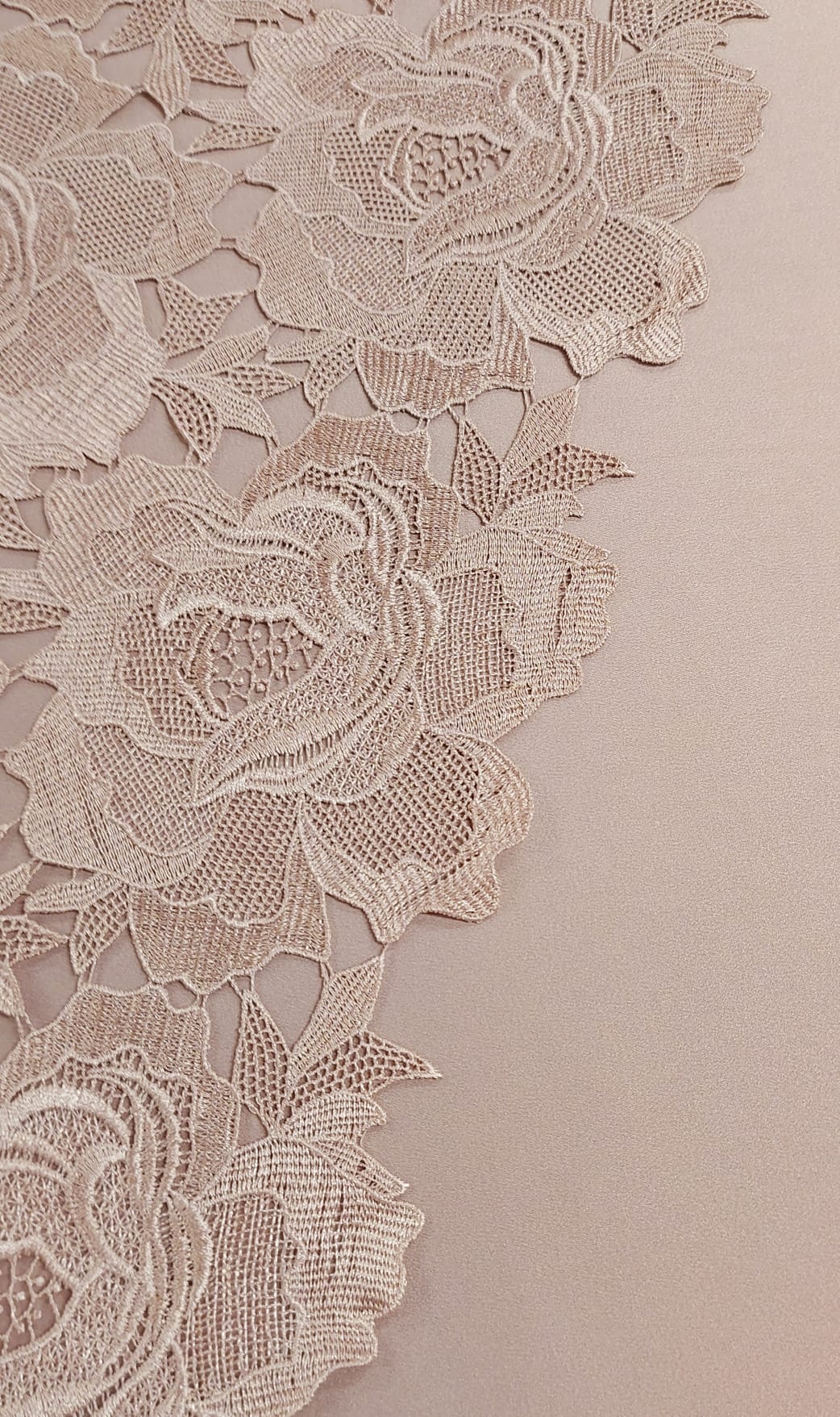 Guipur maquillaje empolvado flores