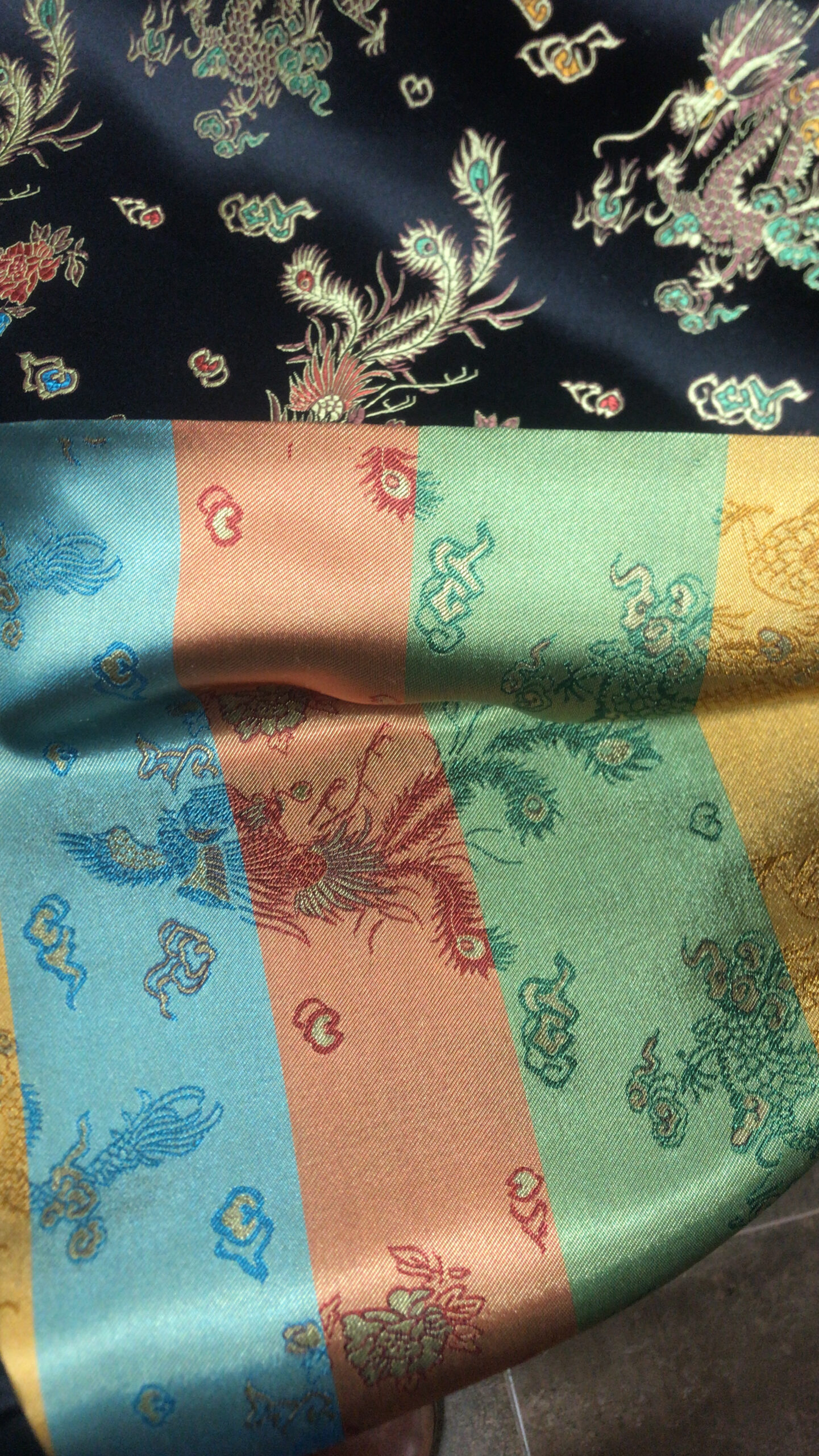 Raso brocado dragones