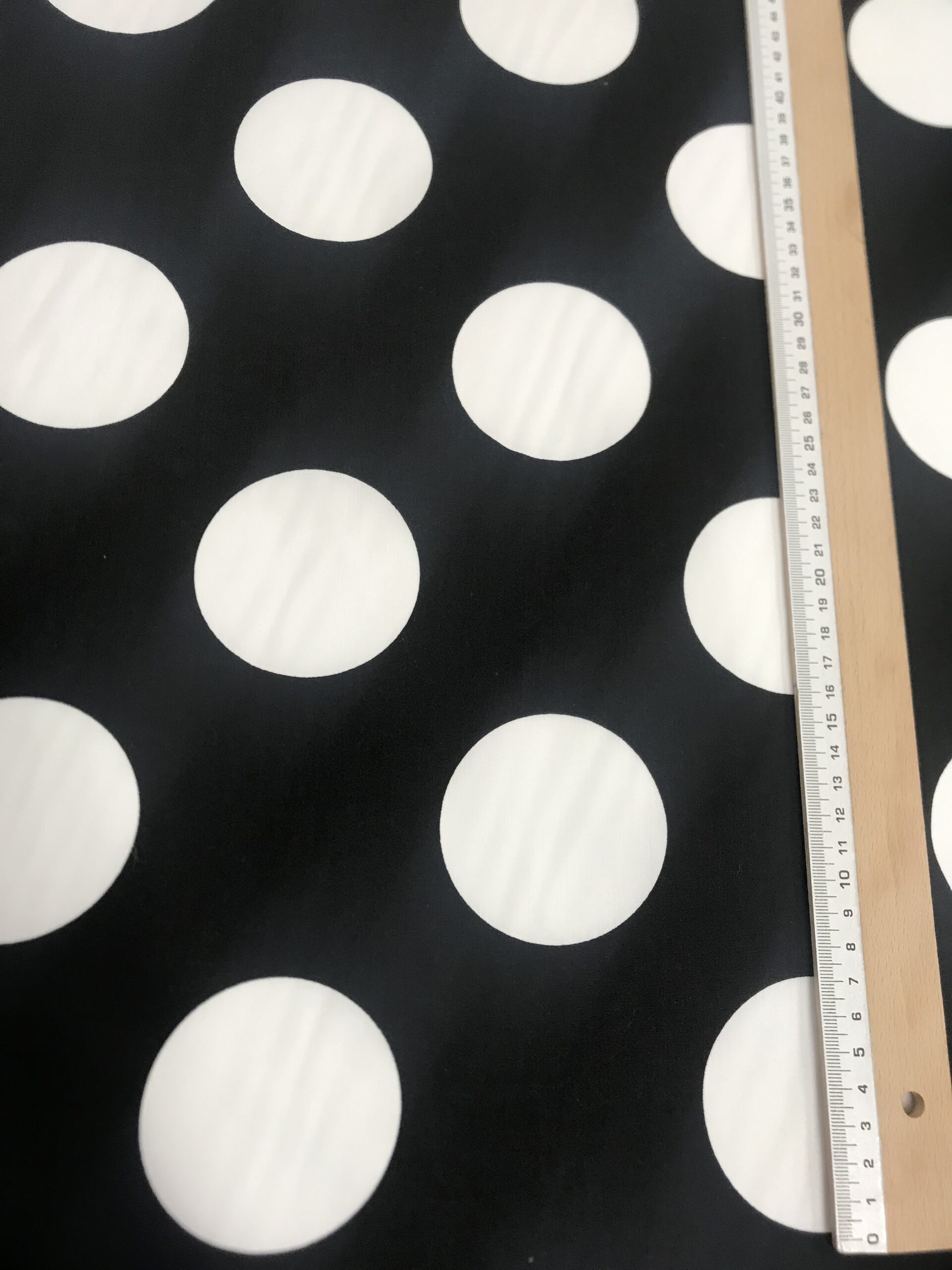 Popelín Flamenca Negra Lunar Blanco Grande