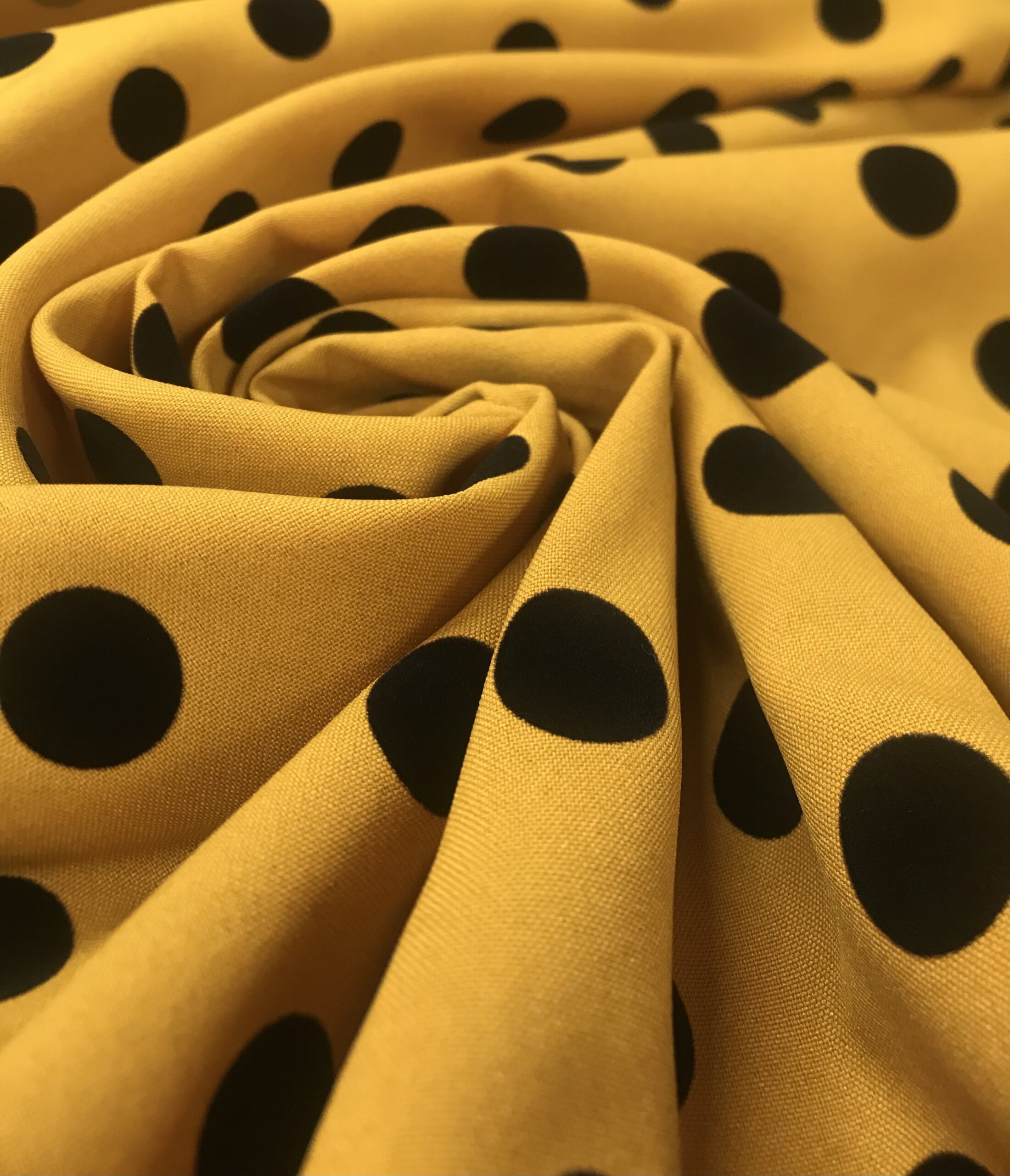 Strech lunar flocado terciopelo mostaza