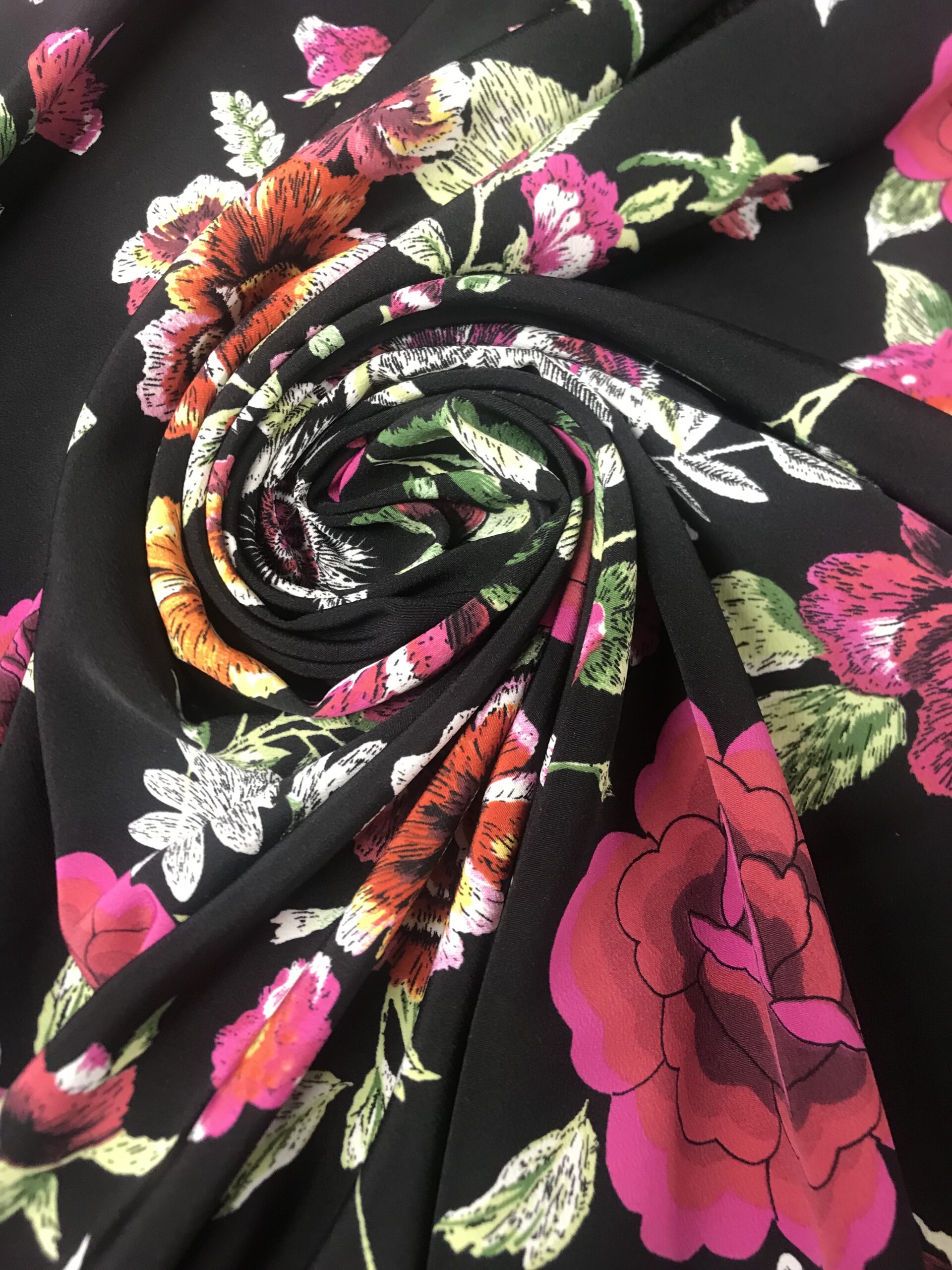 Coxivo f.negro estampado mantón