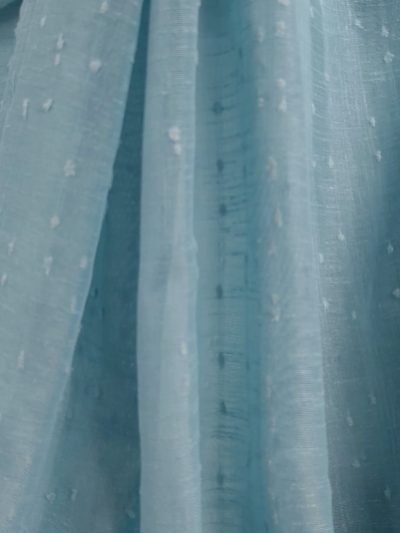 Visillo con nudos celeste