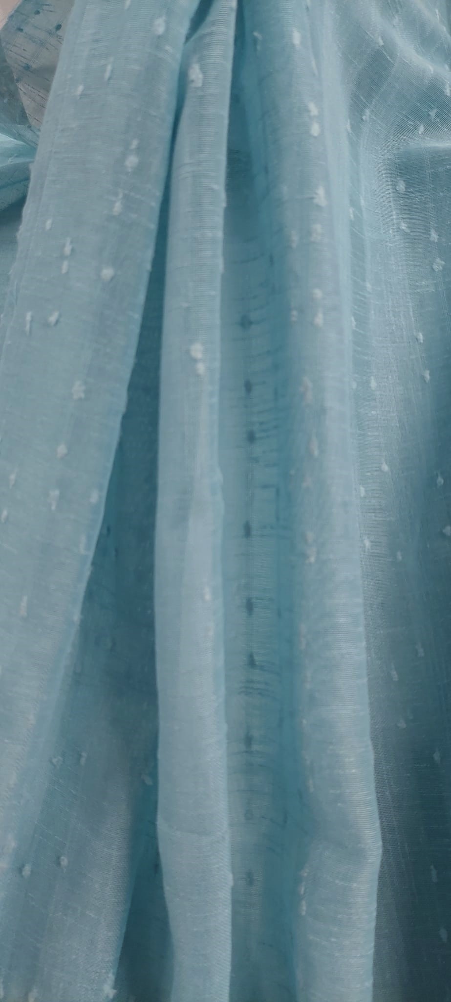 Visillo con nudos celeste