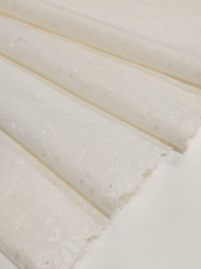 Batista Bordada Puntilla beig