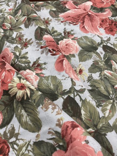 Panamá jardín con rosas