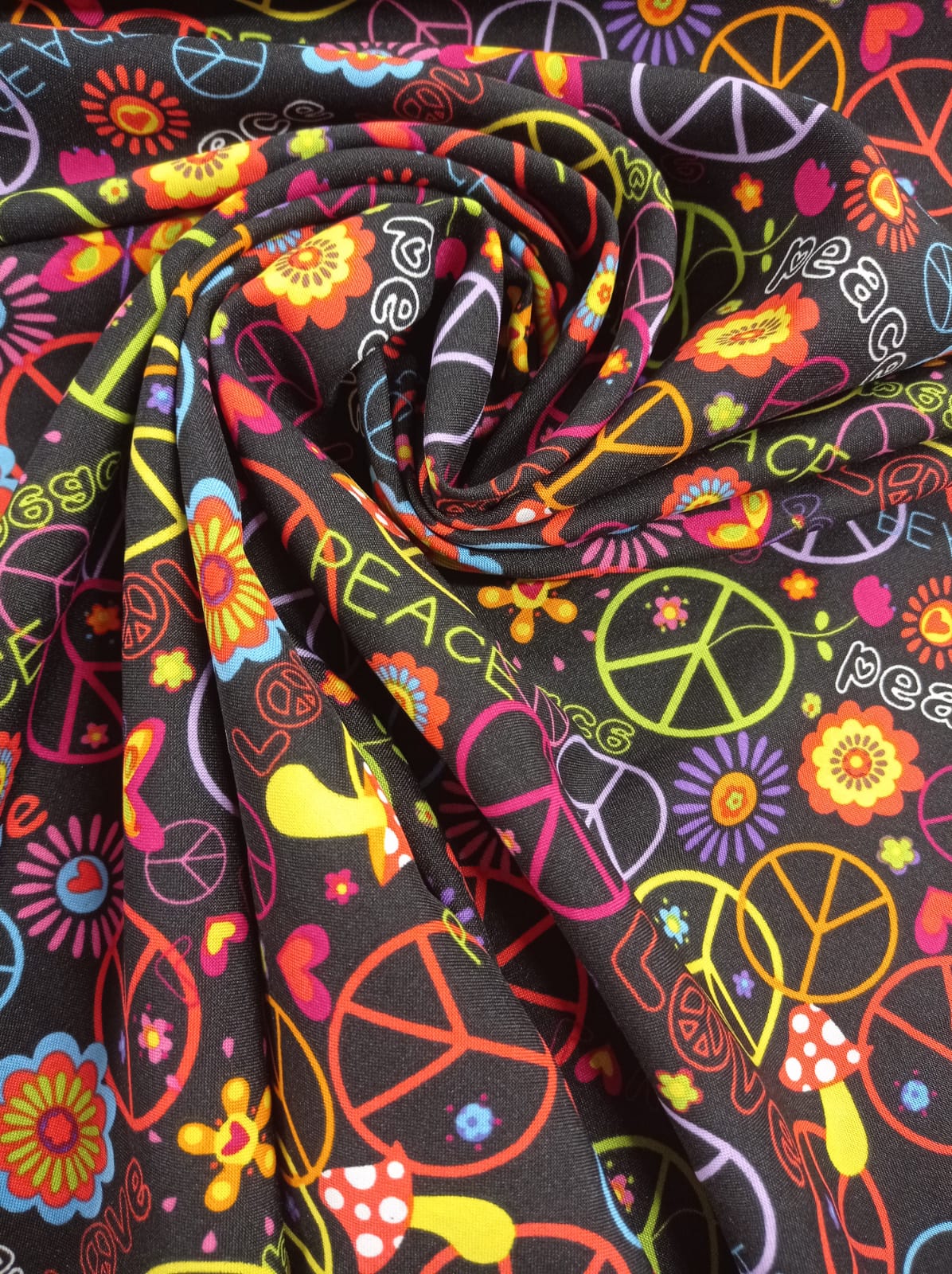 Strech Paz fondo negro