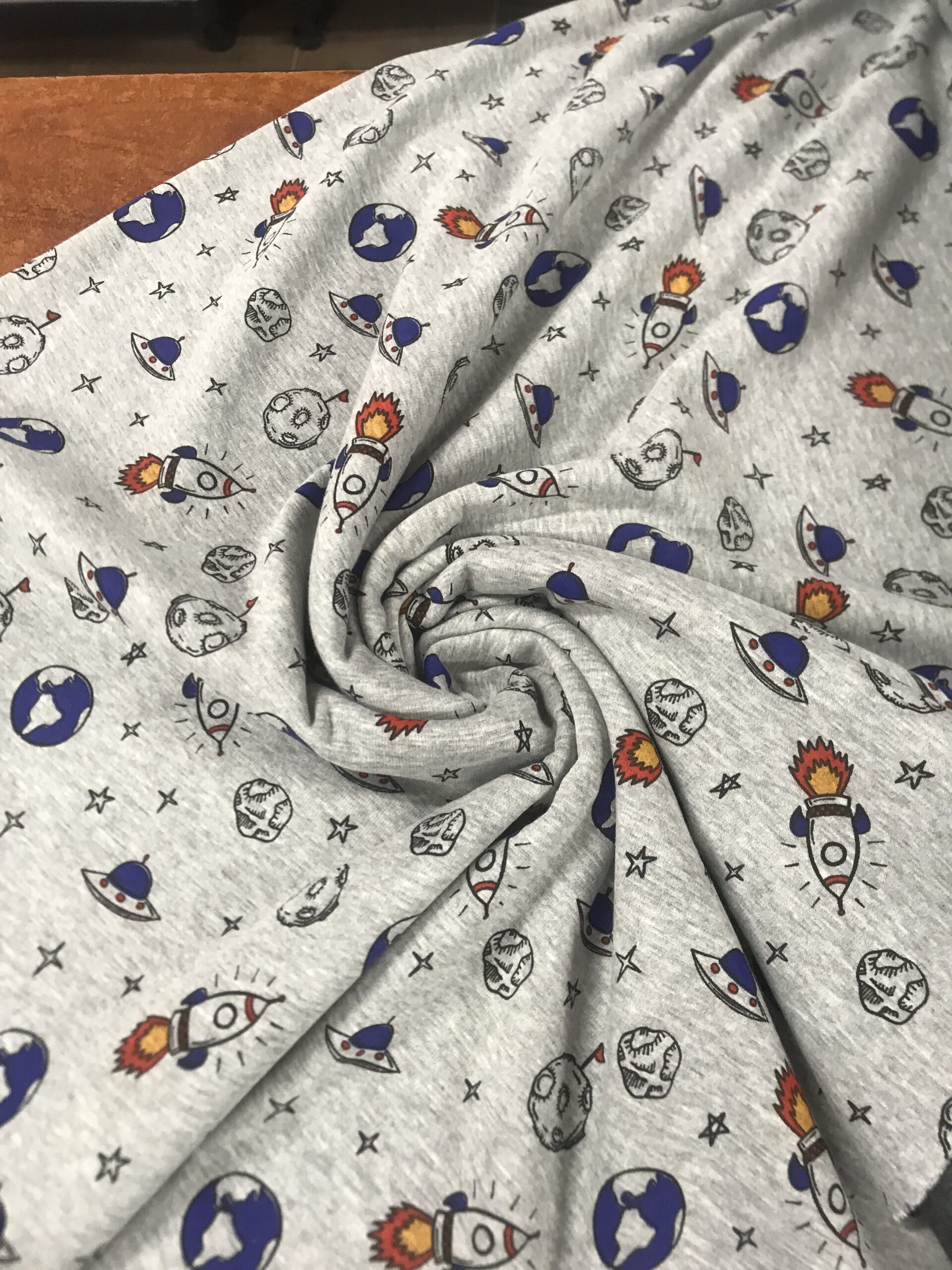 Punto Chándal cohete espacial