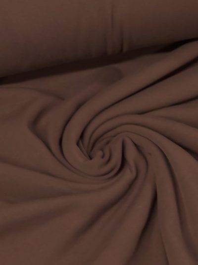 Punto marrón pelito largo