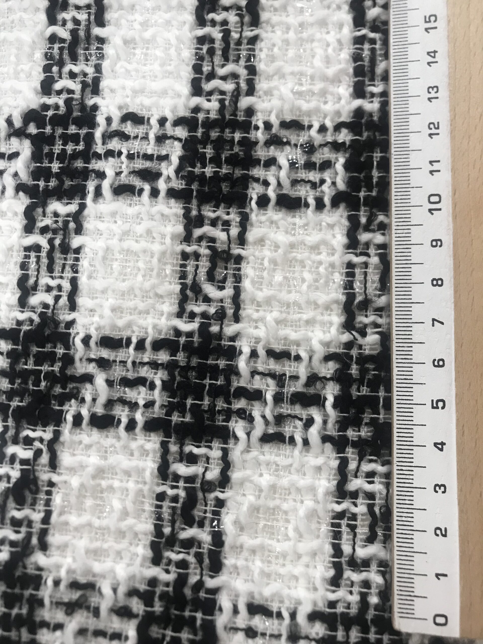 Chanel tweed cuadro blanco/negro