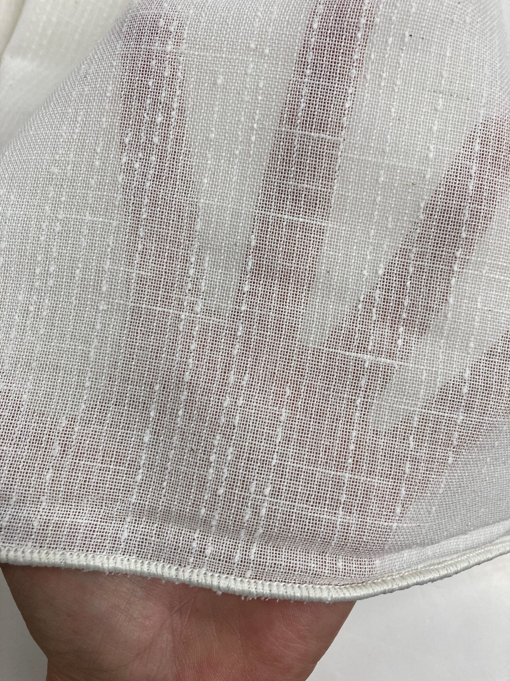 Visillo lluvia bajo plomo crudo