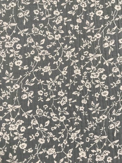 Doble Gasa f.gris flores blancas