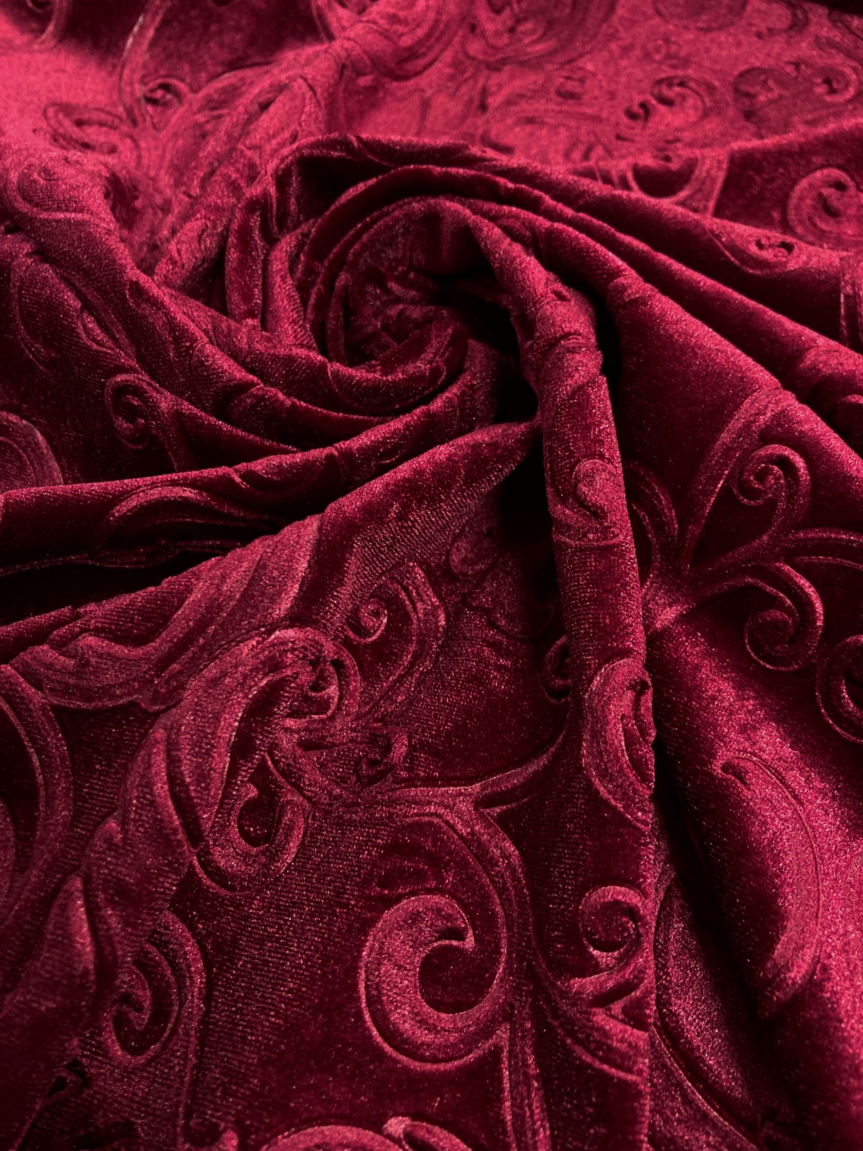Terciopelo gofrado burdeos