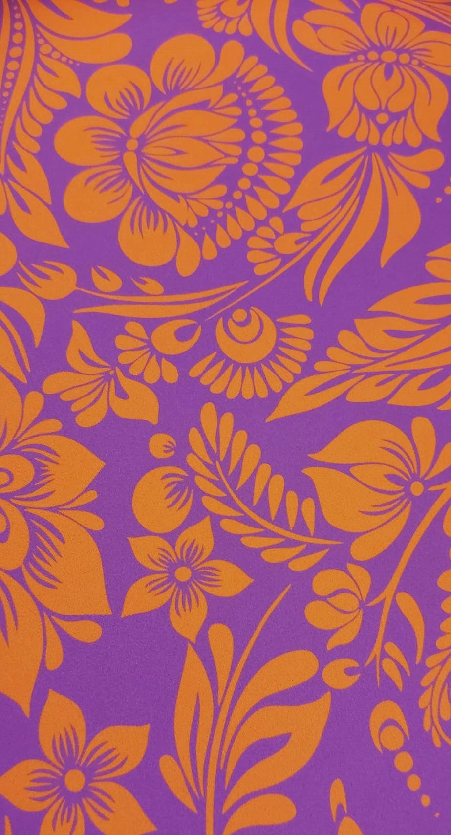 Bielástico gabardina malva flores naranja