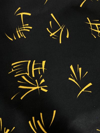 Raso estampado letras chinas**