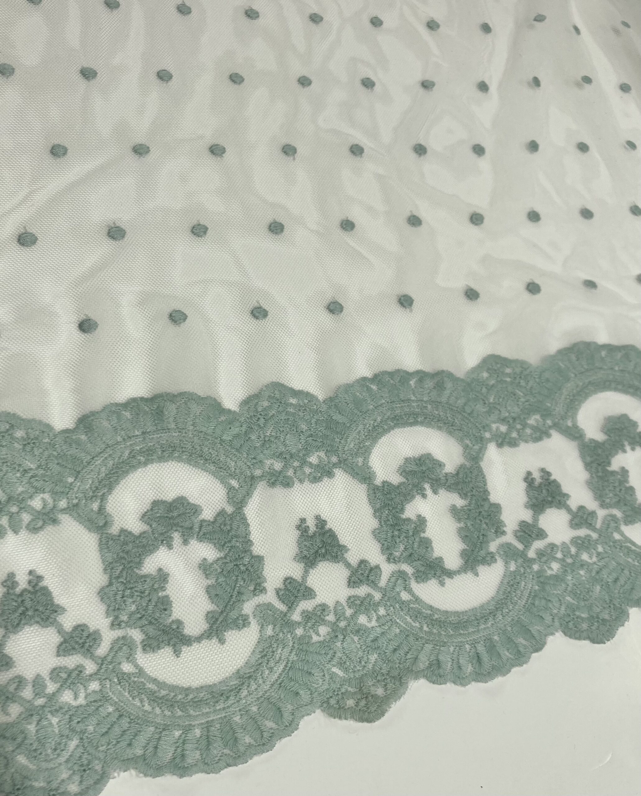 Tul bordado Vicen Verde Empolvado