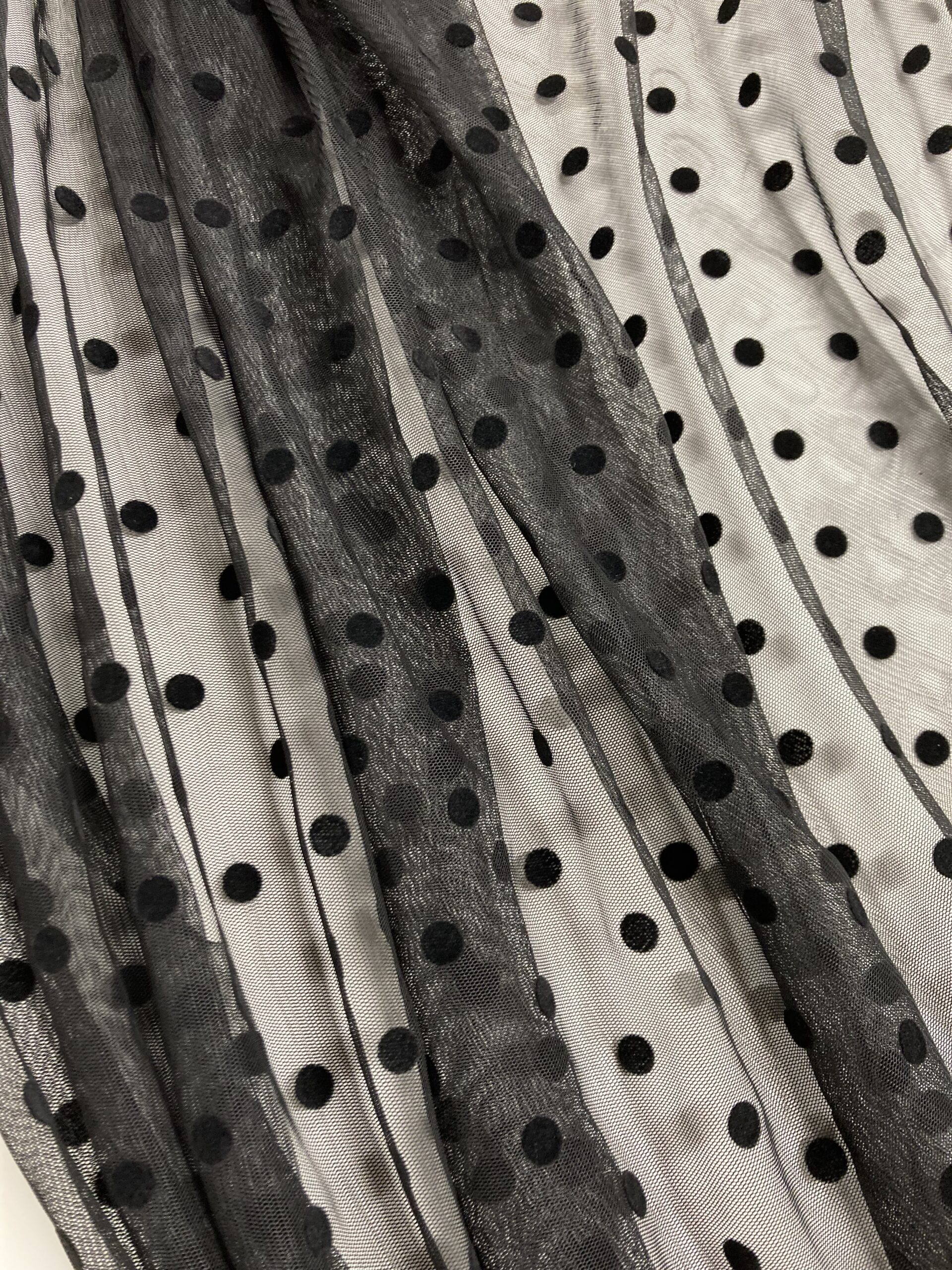 Tul de plumeti negro flocado terciopelo*