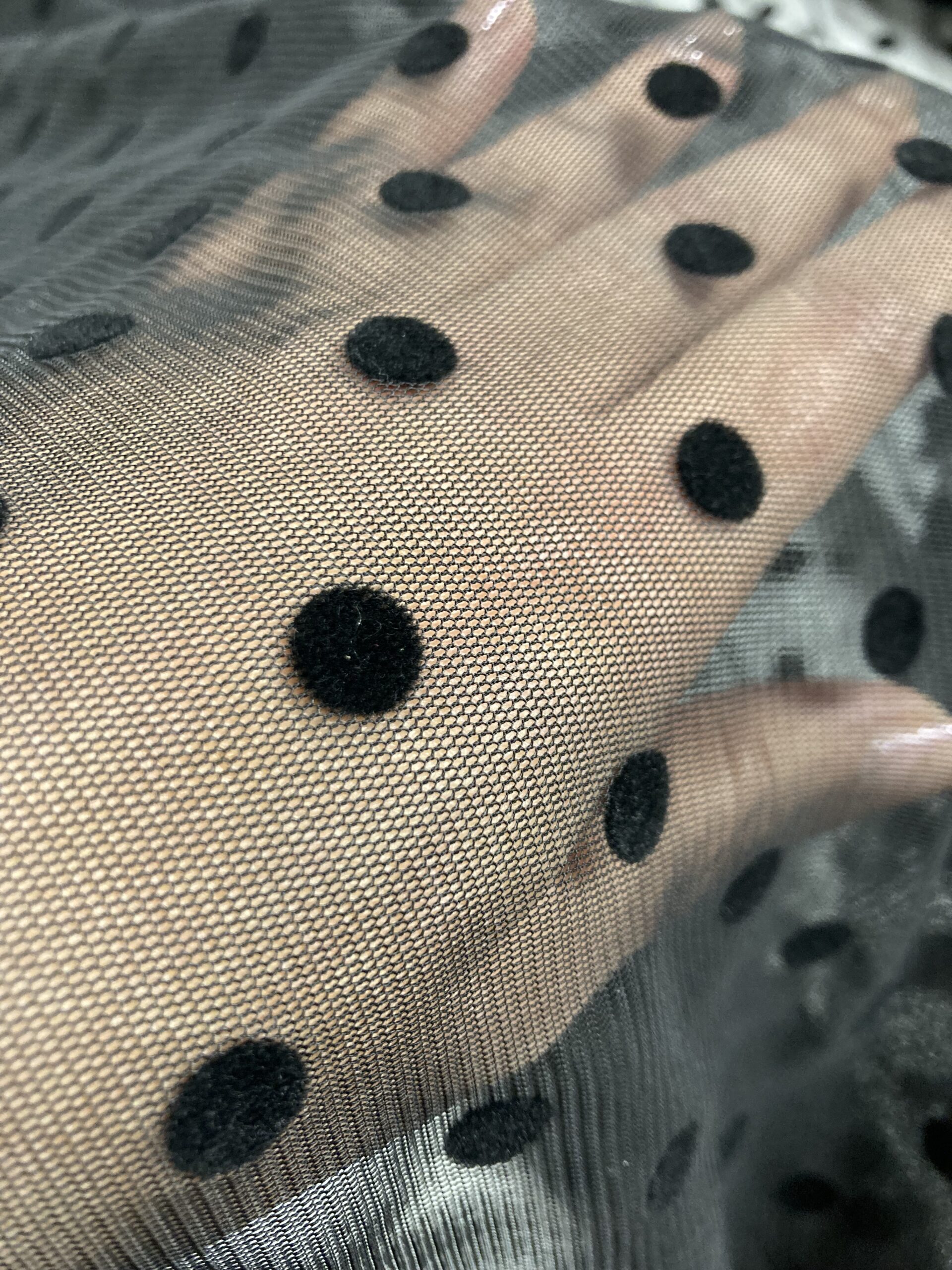 Tul de plumeti negro flocado terciopelo*