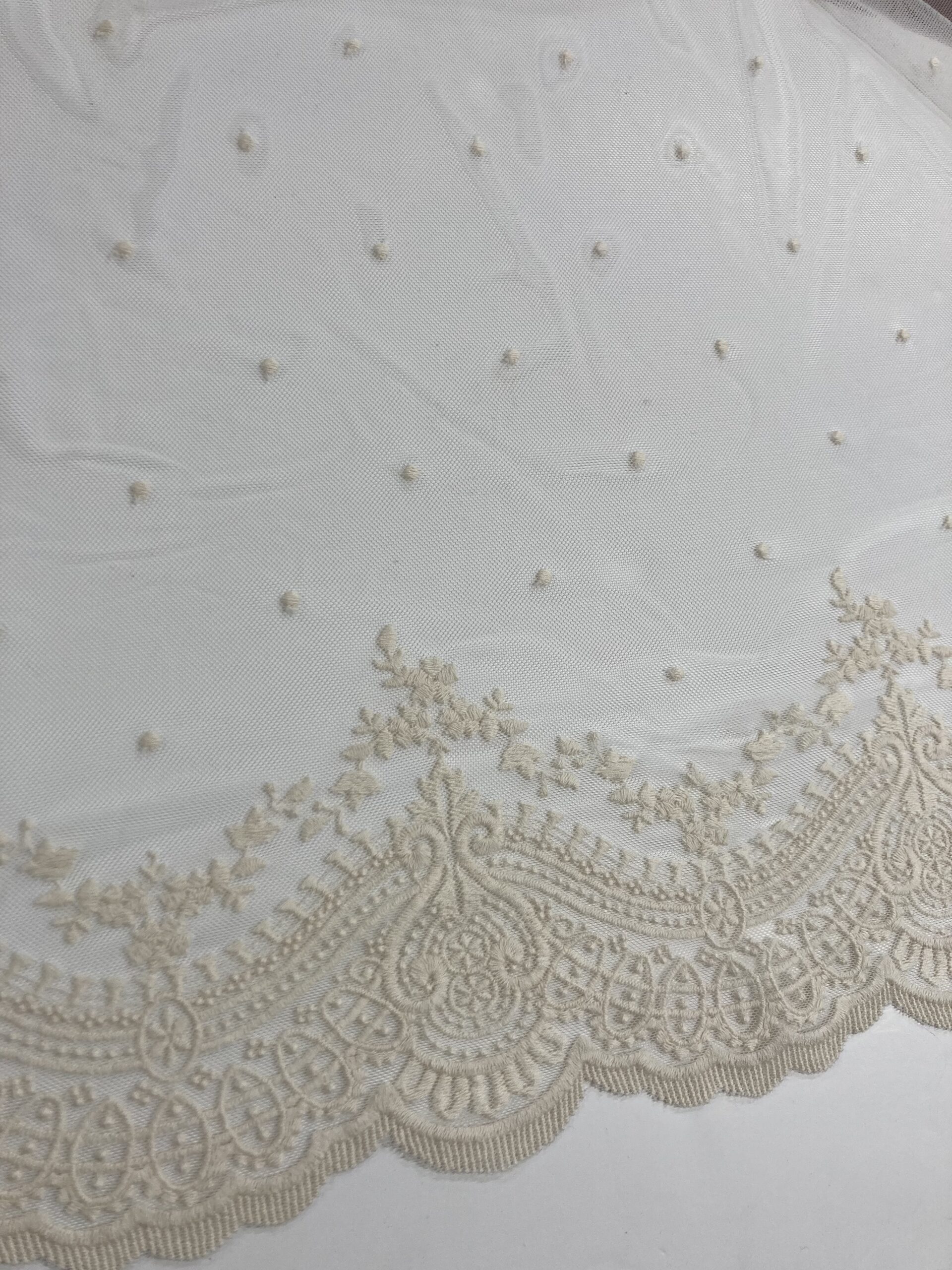 Tul bordado Vera Beig