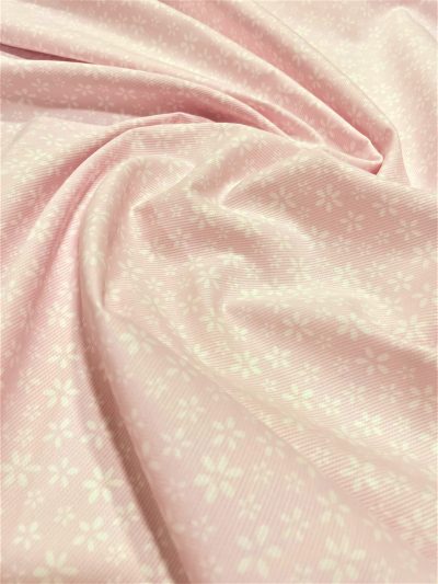 Pique flores fondo rosa