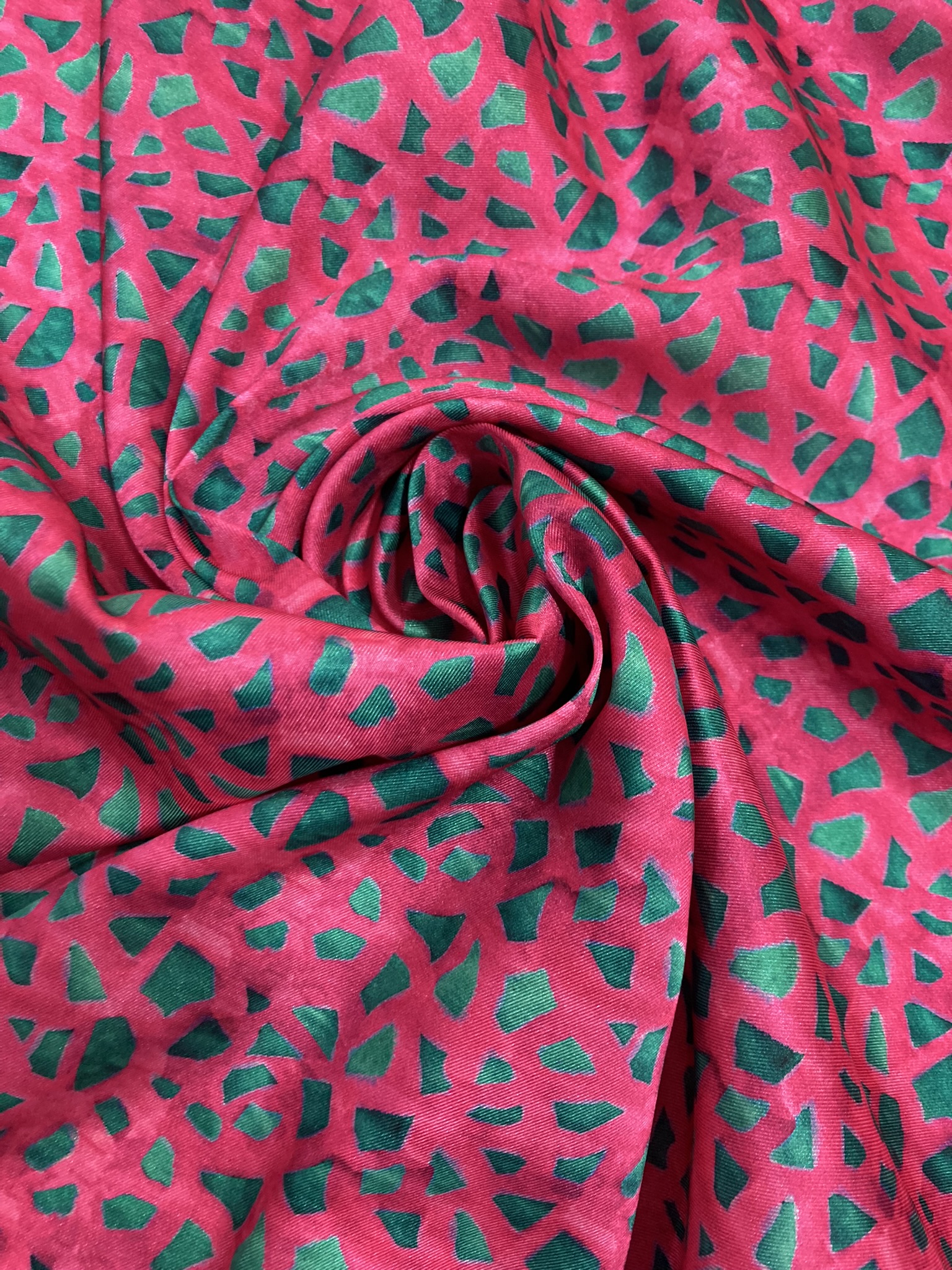 Satén mosaico fuxia/verde agua oscuro