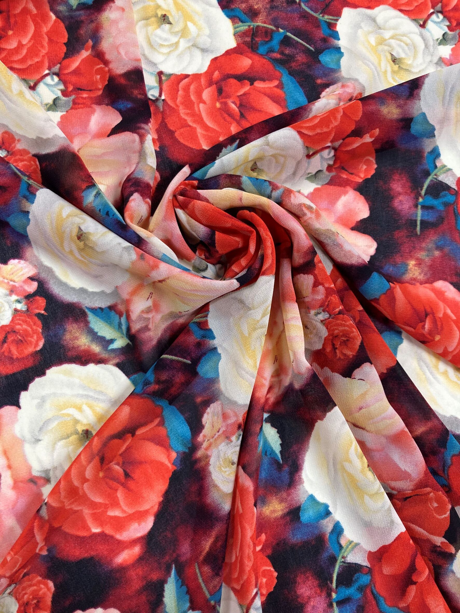 Georgette flores rojas