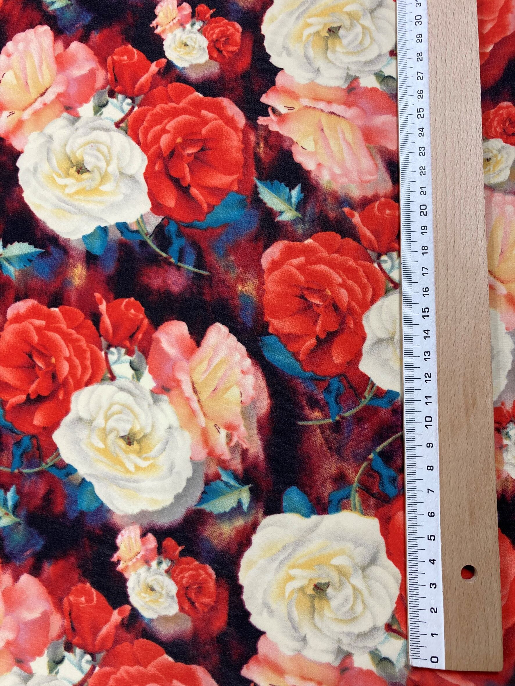 Georgette flores rojas