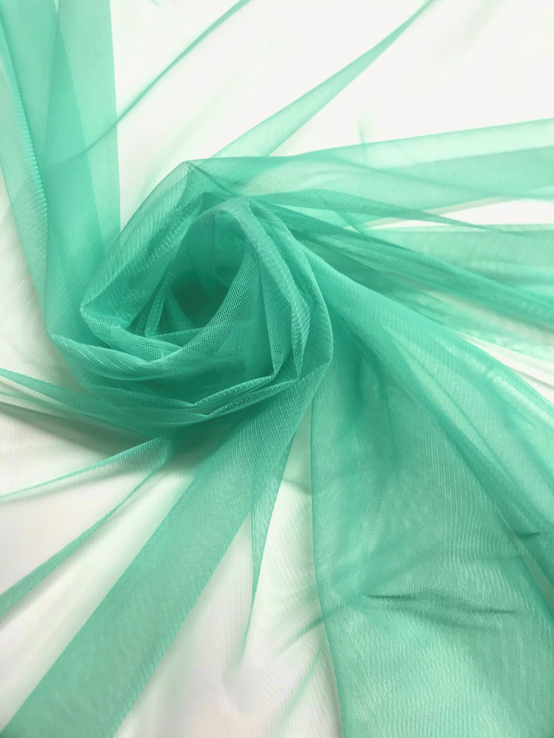 Tul Suave Caído verde agua intenso