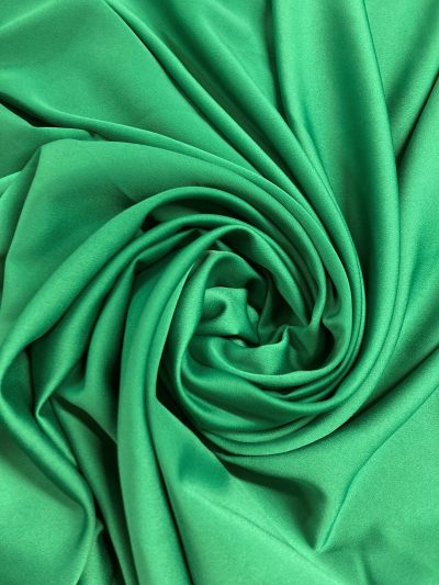Crepe Satén fino liso verde