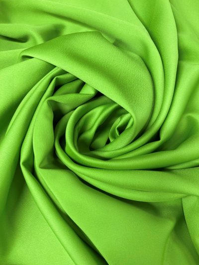 Crepe Satén fino liso pistacho fluor