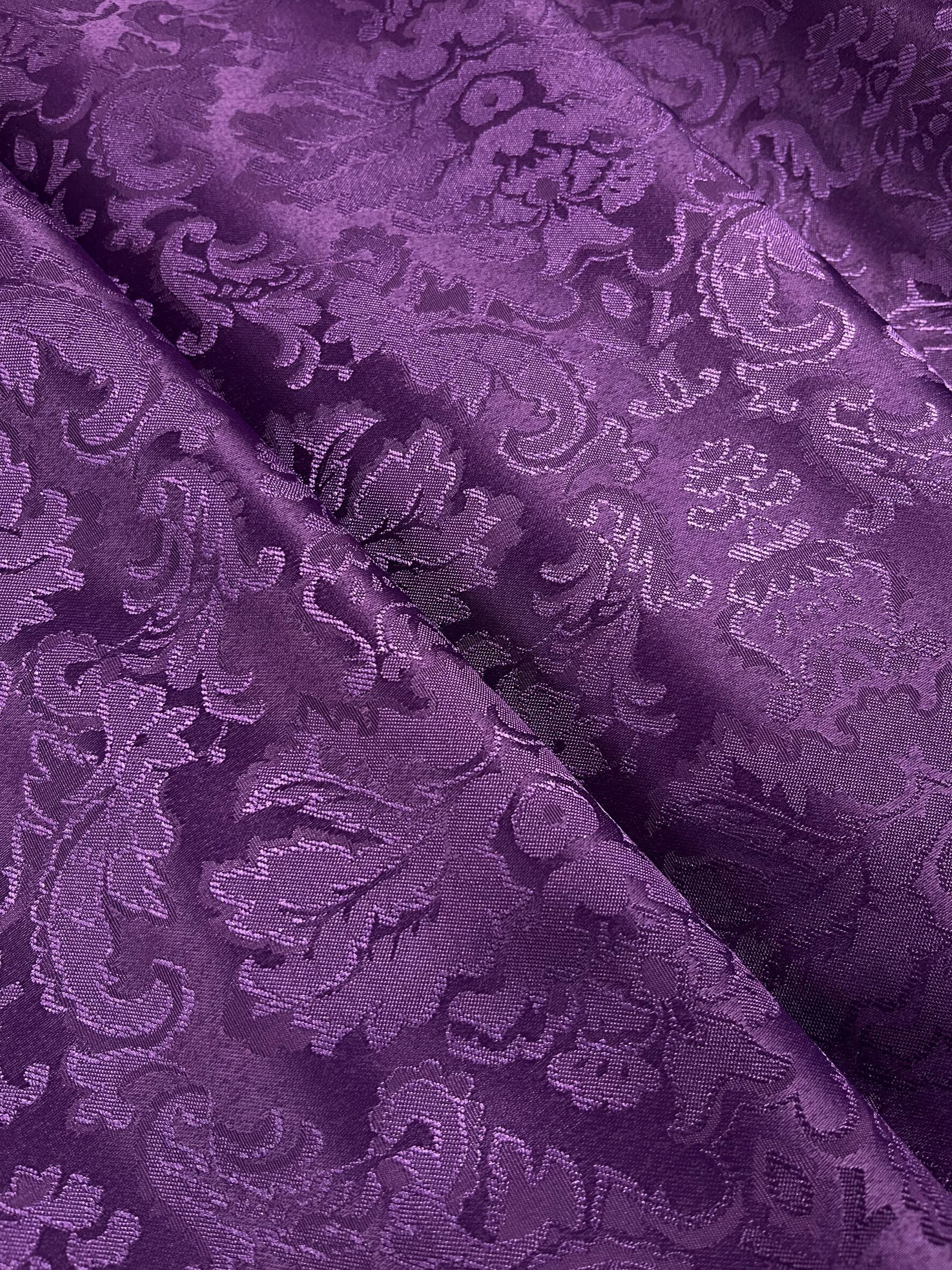 Damasco morado colgadura