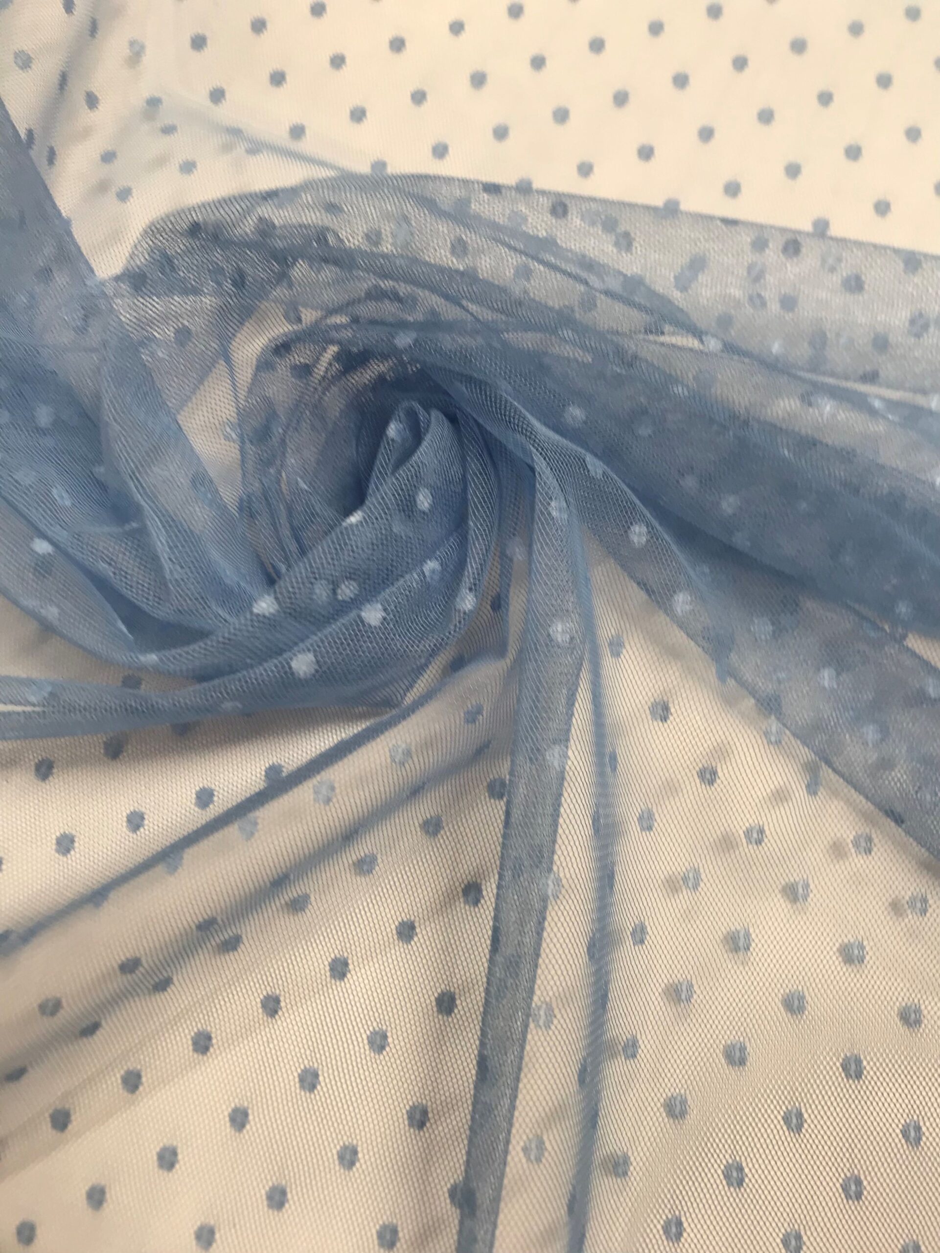 Tul de plumeti azul empolvado