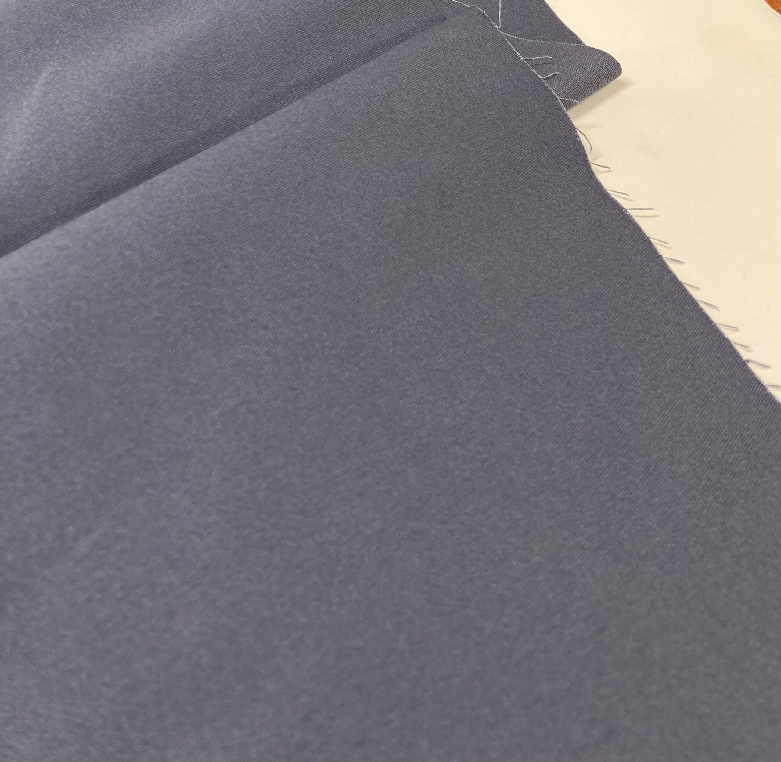 Gabardina elástica docker gris