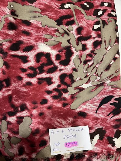 Satén estampado animal print rosa oscuro(Resto)