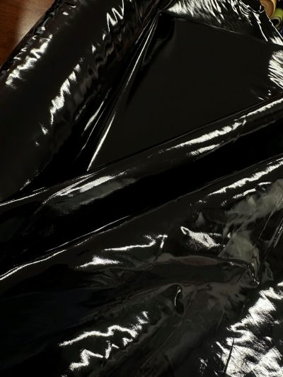 Charol negro elástico*